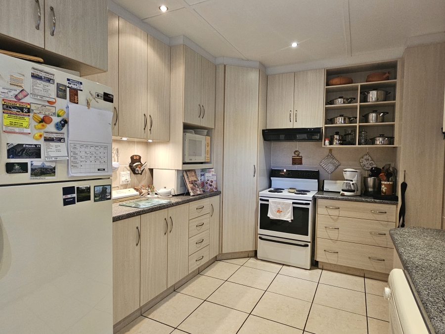 4 Bedroom Property for Sale in Wavecrest Eastern Cape